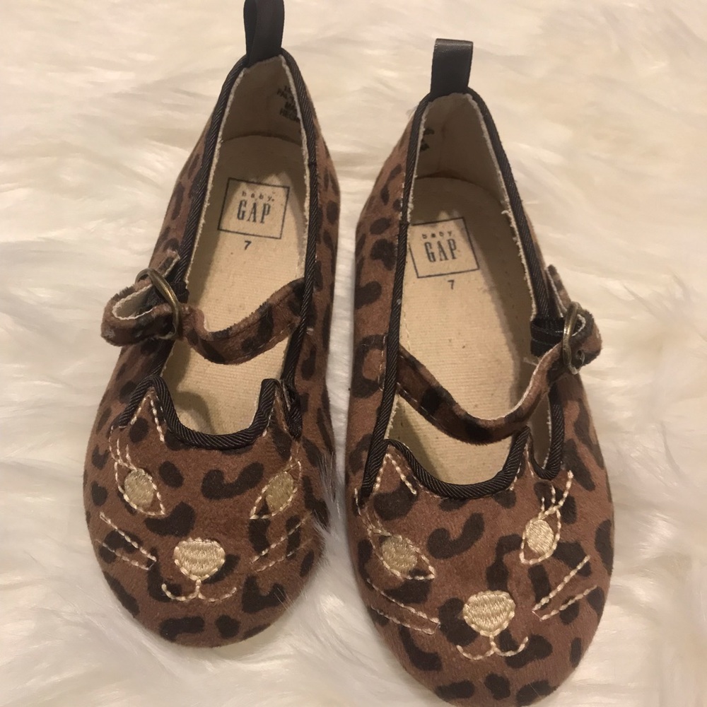 Gap shoes EUC